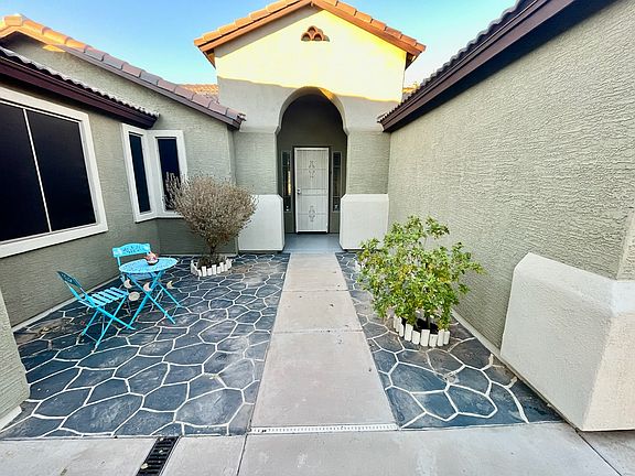 4th image of 15588 W Mescal St