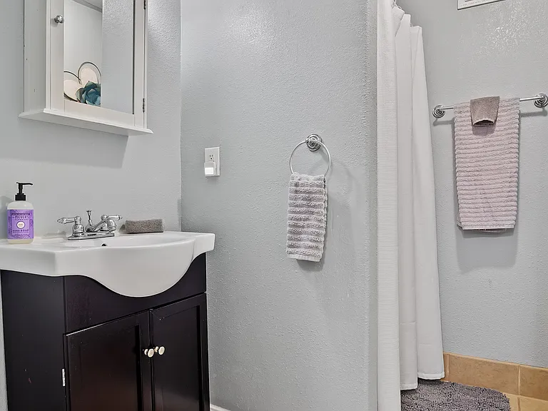 1211 S Elgin Ave #B — Photo 11