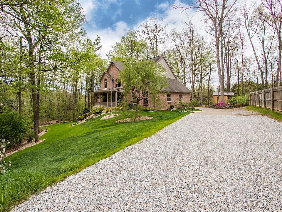 1st image of 8383 Maple Leaf Dr