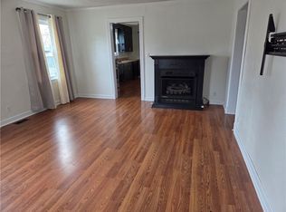 132 S McConnell Ave, Joplin, MO 64801