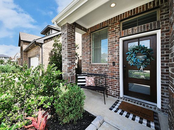 3rd image of 31314 Balsam Hawk Ln