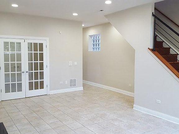 4th image of 1743 N Washtenaw Ave #1