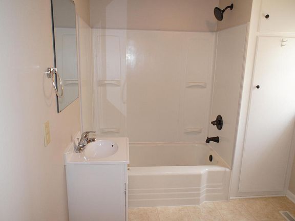 5th image of 1708 Avenue E