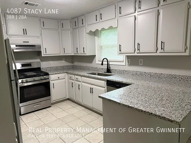 4087 Stacy Ln — Photo 2
