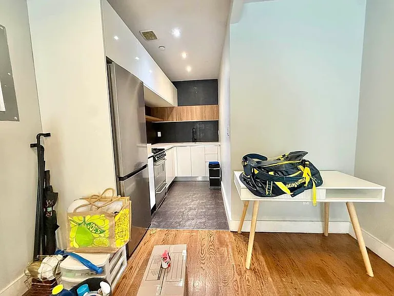 62 E 21st St #1B — Photo 4