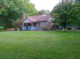 1340 Mountain Springs Dr, Stroudsburg, PA 18360