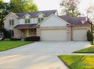 662 Whisperlake Rd, Holland, OH 43528