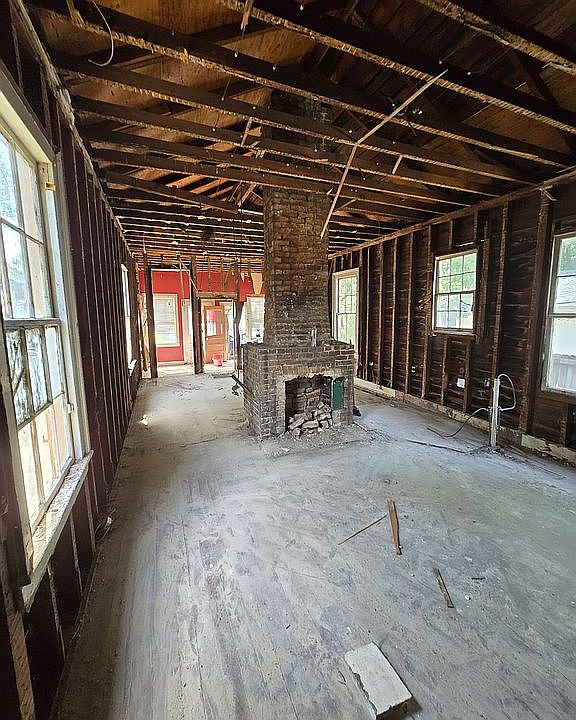 1st image of 307 Marine St