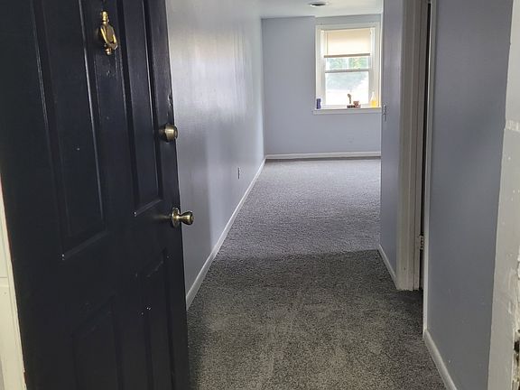 3rd image of 28 S Queen St #102