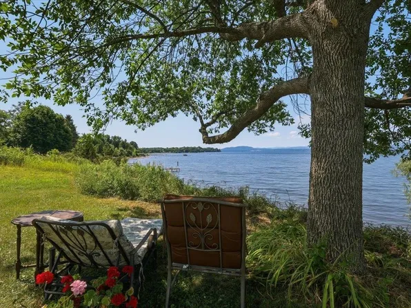 481 Hills Point Road, Charlotte, VT 05445