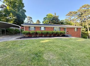301 Signal Dr, Rossville, GA 30741