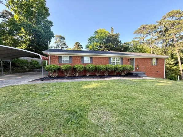 301 Signal Dr, Rossville, GA 30741