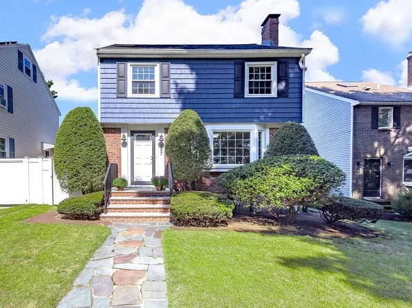 857 Vfw Pkwy, West Roxbury, MA 02132