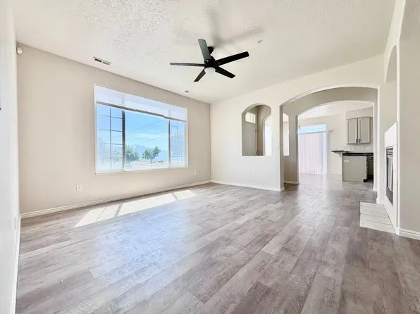 6353 W Passenger Ln, West Jordan, UT 84084