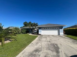 203 Kamal Pkwy, Cape Coral, FL 33904