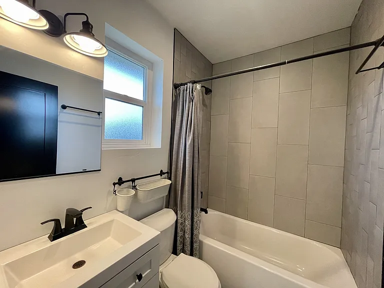 9556 1/2 Cecilwood Dr — Photo 14