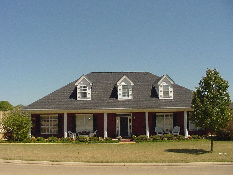 3888 Pin Oak Court