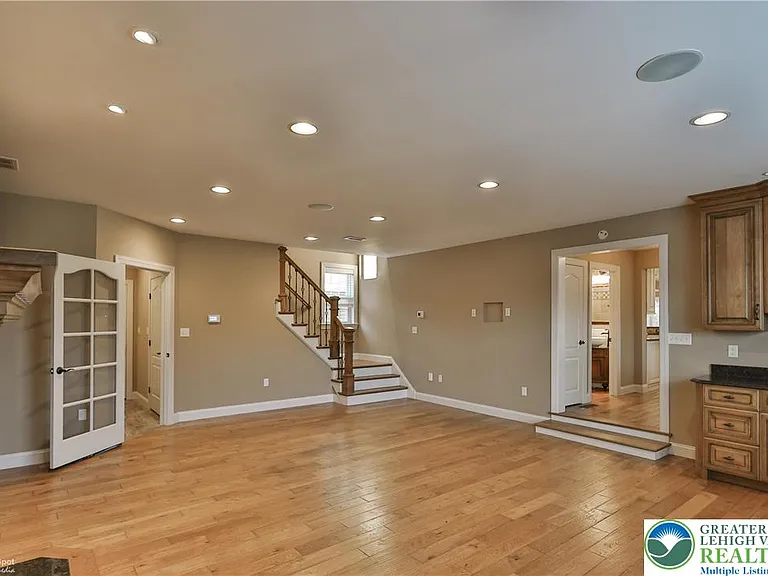 284 Walker Rd — Photo 67