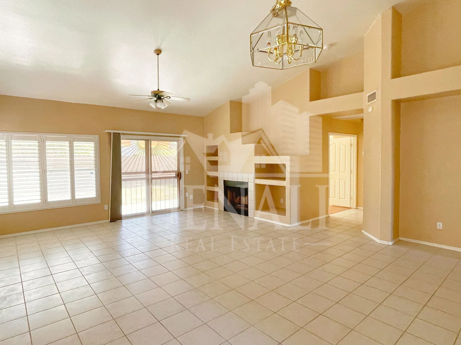 3 bed, 2.0 bath, 1656 sqft, $2,095 — Photo 3