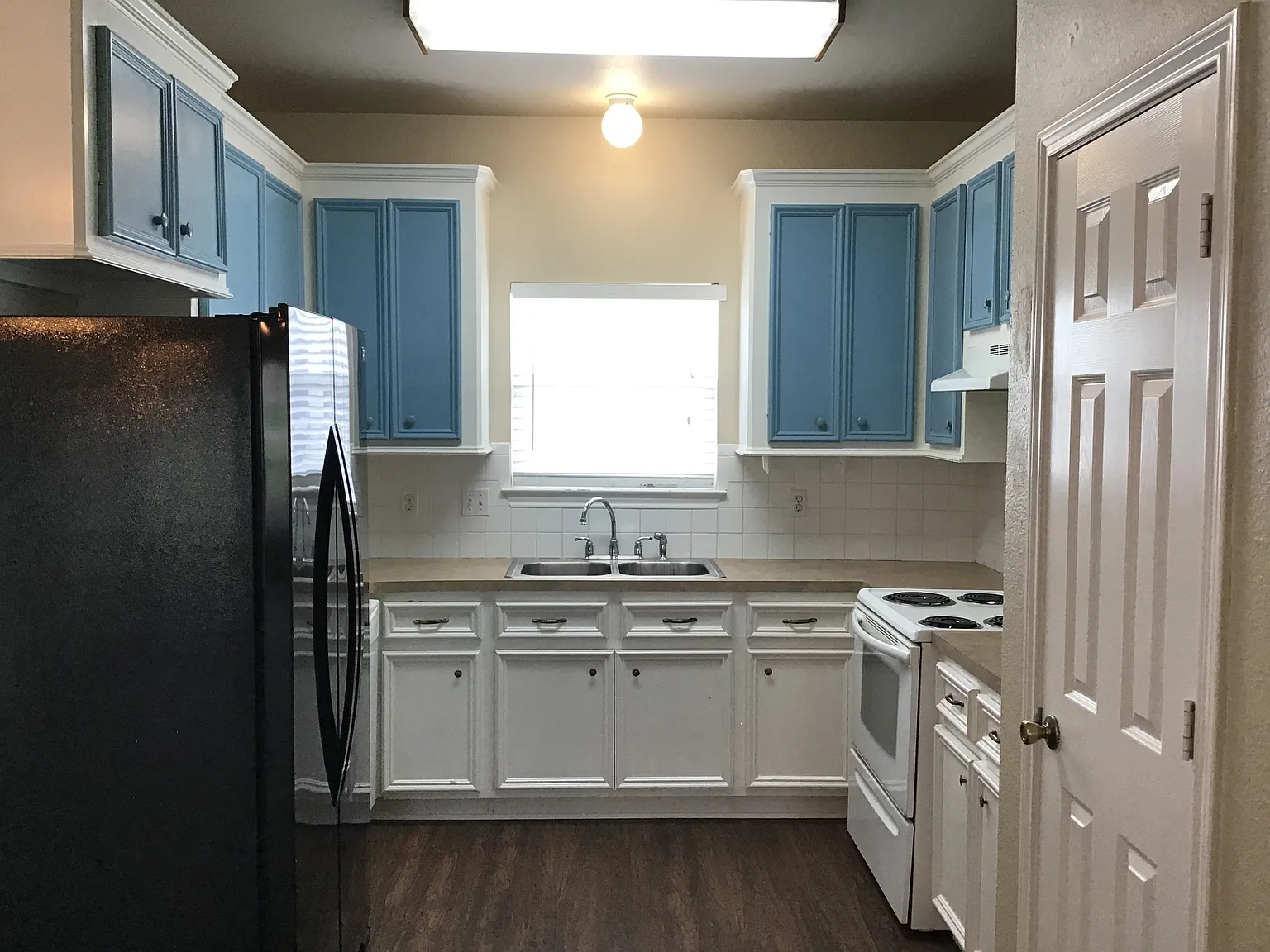 3 bed, 2.5 bath, 1532 sqft, $1,795 — Photo 2