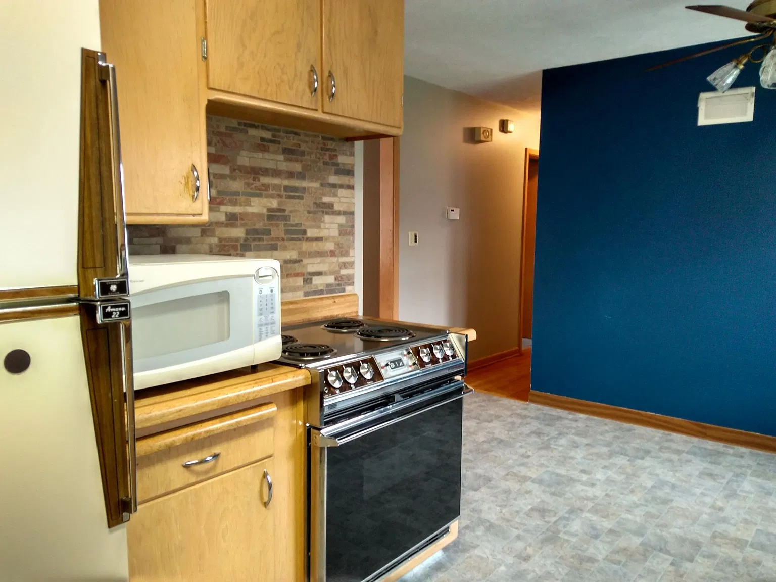 3 bed, 1039 sqft, $1,800 — Photo 4