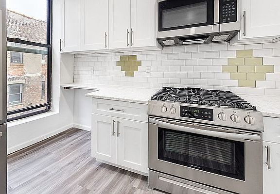 3rd image of 362 Lafayette Ave #4