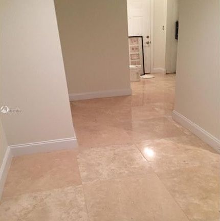 3rd image of 275 NE 18th St APT 1407