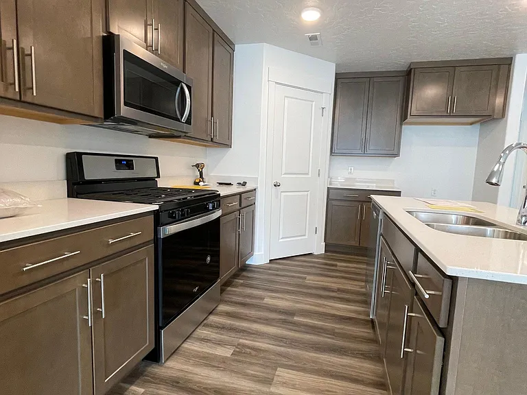 1122 N 1920 W — Photo 13