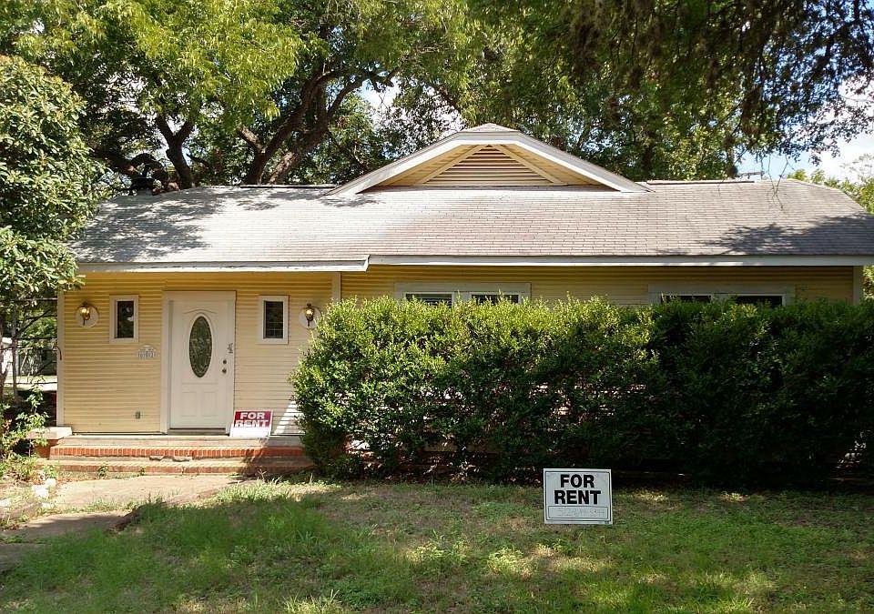 1st image of 601 W San Antonio St