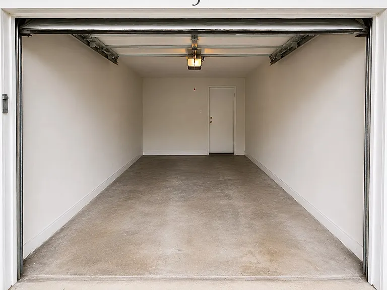 Private 1-car garage