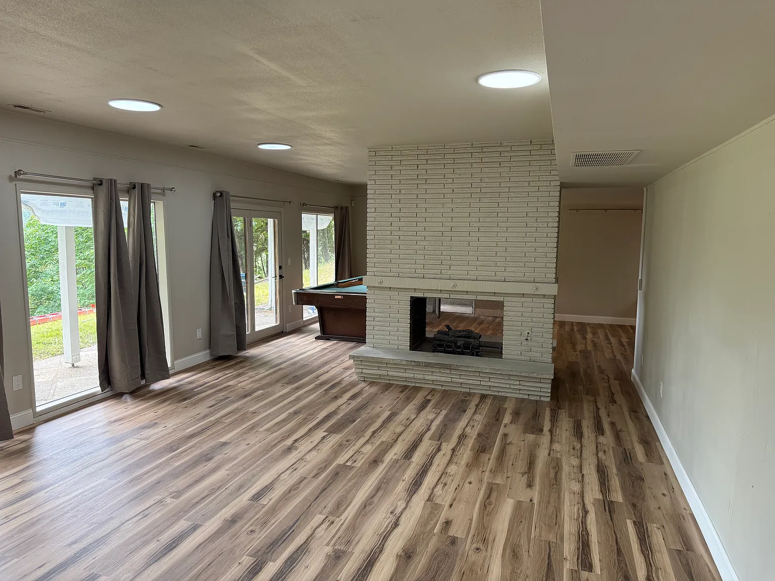 4 bed, 3064 sqft, $4,899 — Photo 3