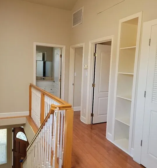 8501 Lilienthal Ave — Photo 6