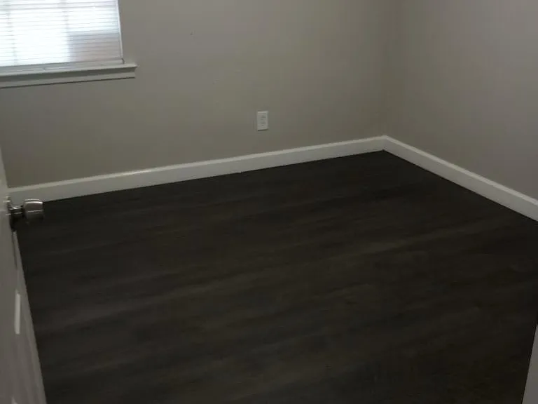 25 Kenwood Cres — Photo 12