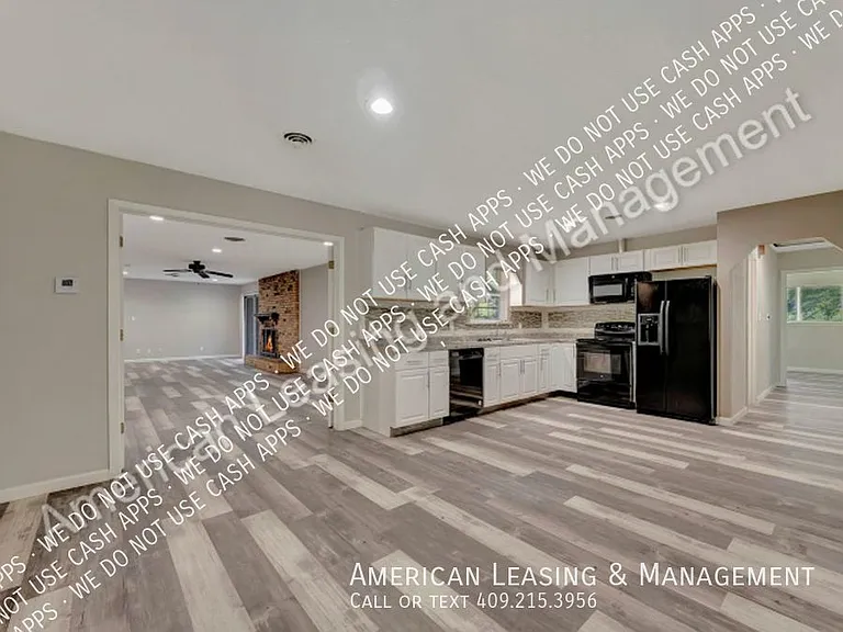 1301 Spring Lake Dr — Photo 3