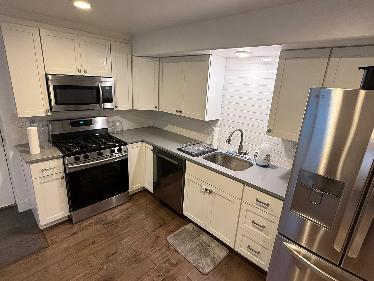 2 bed, 1200 sqft, $1,800 — Photo 2