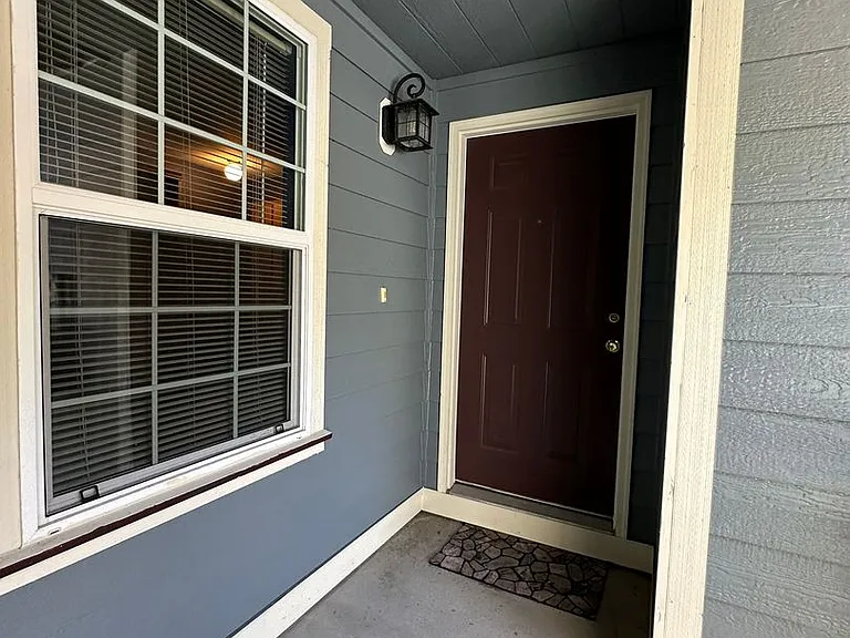 2721 Hidden Springs Loop SE — Photo 2