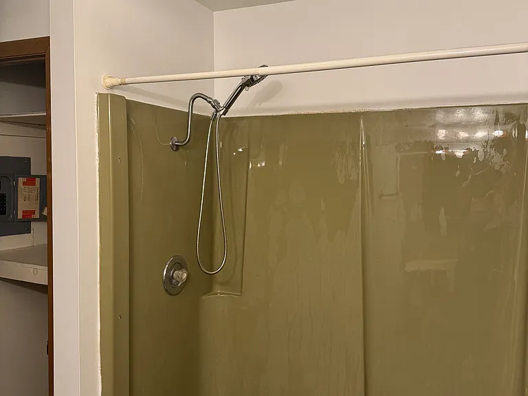 101 W Hennepin St #3 — Photo 4