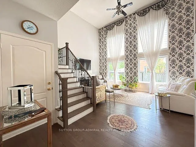 37 Royal Gala Cres #MAIN FLOOR — Photo 2