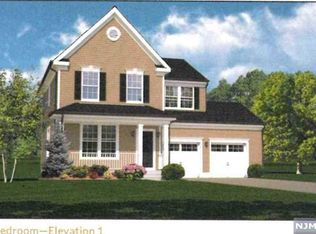 5 Bares Ct, Little Ferry, NJ 07643