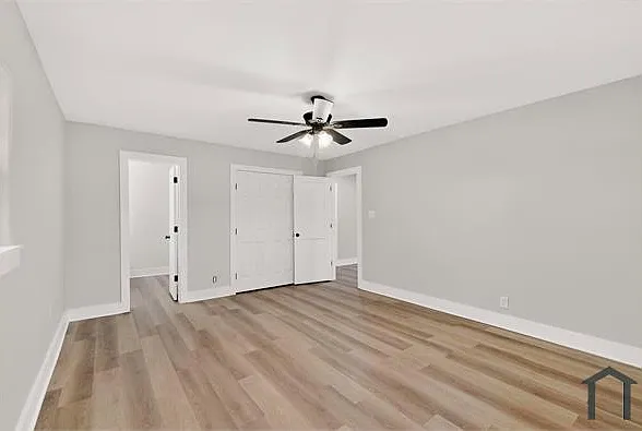 3 bed, 137 sqft, $2,400 — Photo 1