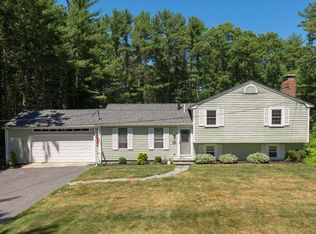 44 Hillcrest Dr, Pembroke, MA 02359
