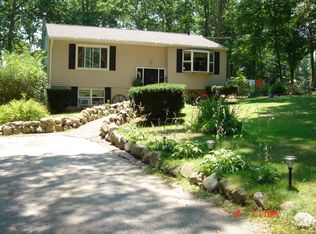4 Fern Dr, Hopkinton, RI 02833