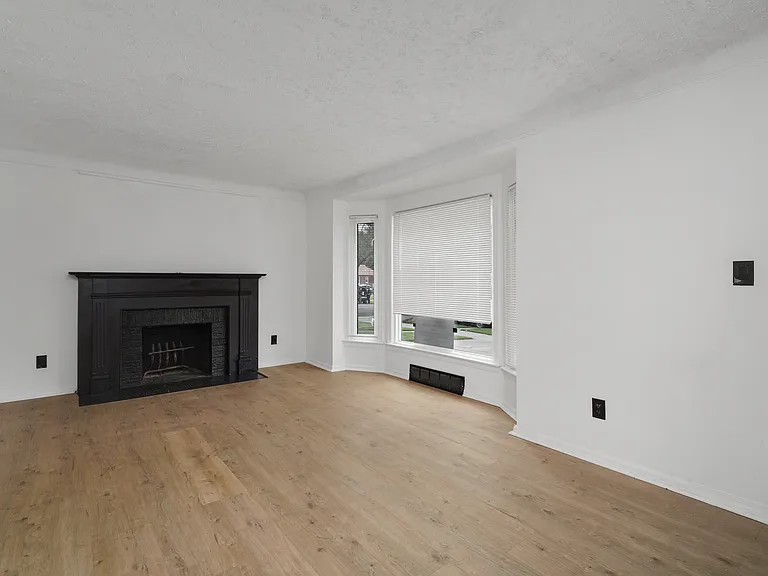 13891 Fairmount Dr — Photo 5