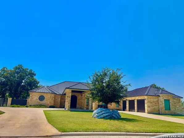 63 Eagle Nest Rd, Eagle Pass, TX 78852