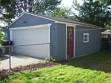 3rd image of 1928 Parkwood Dr NW