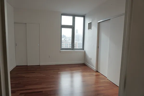 Rented by R New York | media 23