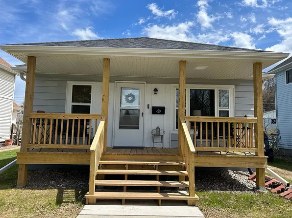 127 Briar Hill St, Crystal Falls, MI 49920