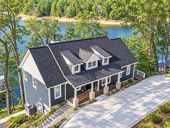 2nd image of 1765 Cove Pointe Rd