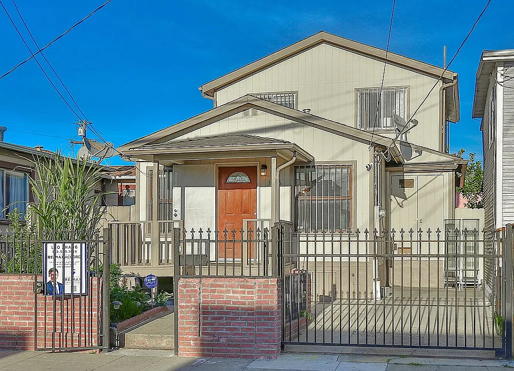 3486 Davis St photo 1