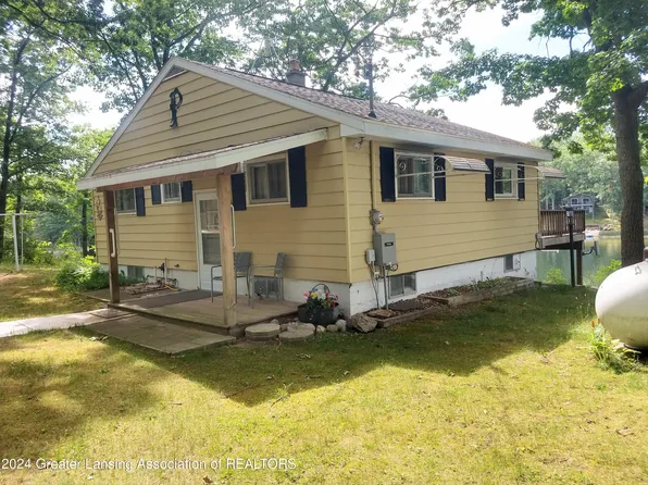 5145 Ruby Dr, Gladwin, MI 48624